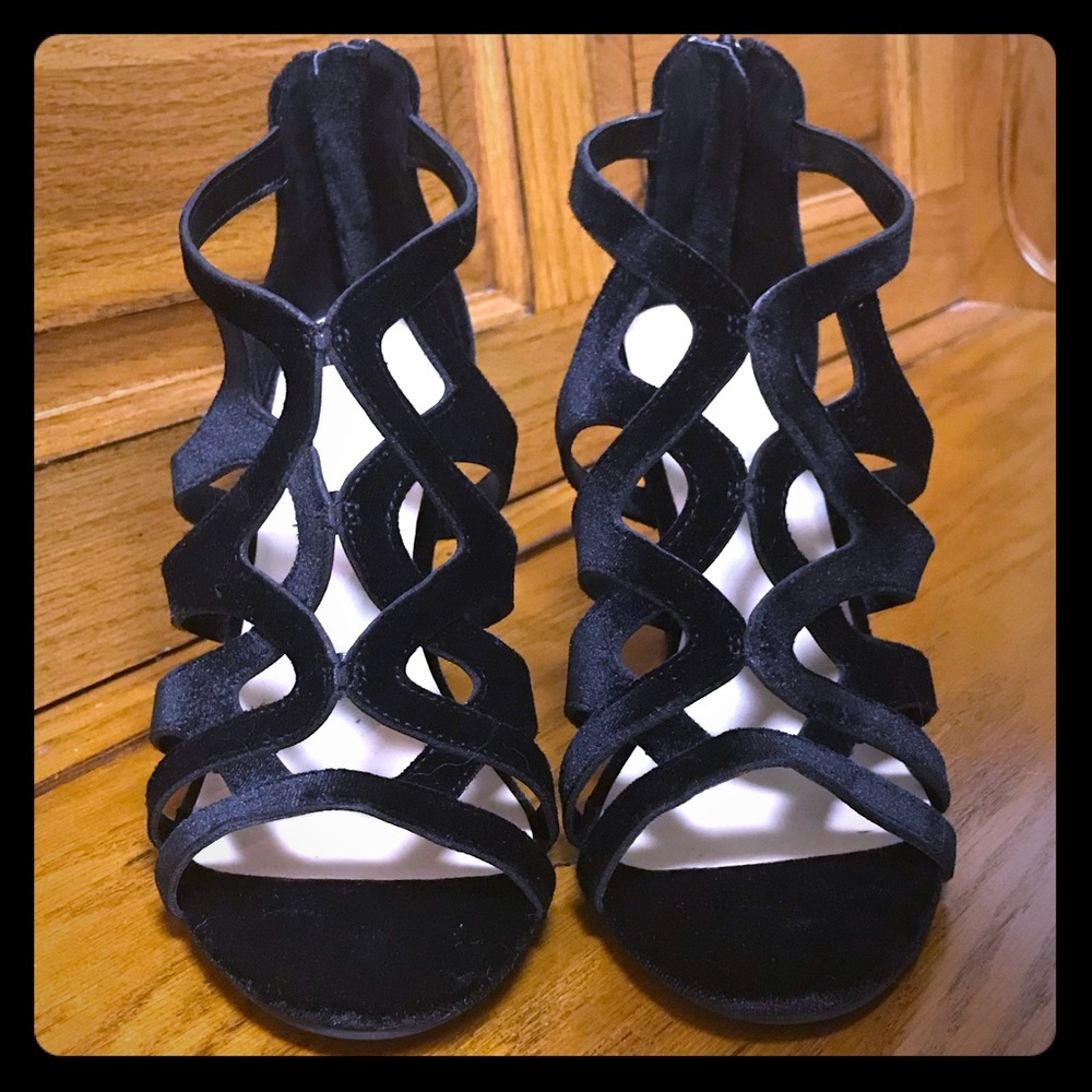 3/$25 - NWOT! 🌟 Kelly and Katie Ocilia Heels